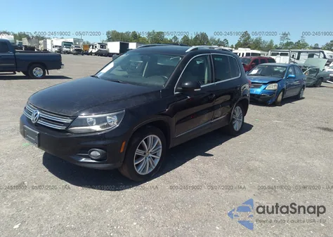 2013 Volkswagen Tiguan Se W/Sunroof & Nav z USA, uszkodzony, nr VIN WVGAV3AXXDW560271